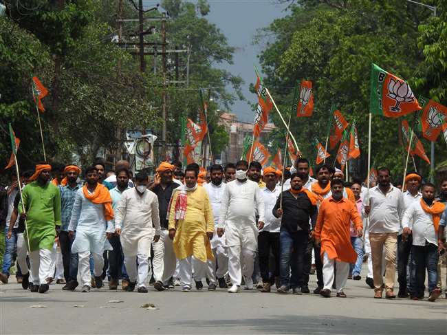 बलिया में मंत्री उपेंद्र तिवारी को गाली देने का वीडियो वायरल, एसपी से मिले भाजपा नेता